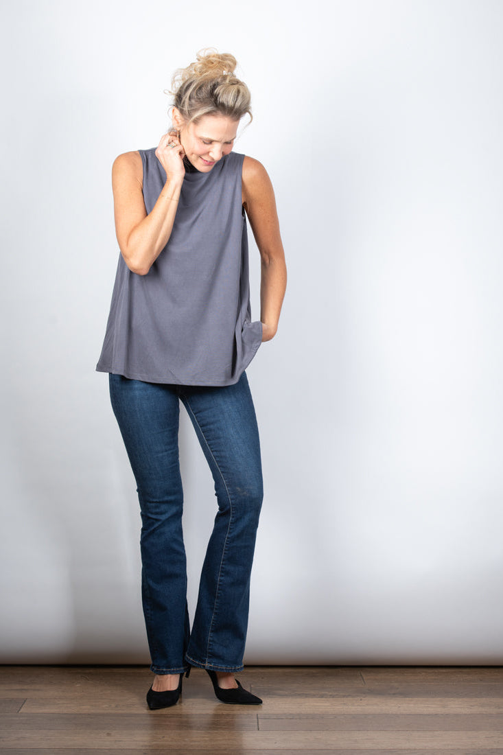 IRIS  גופיית מיני גולף אפורה