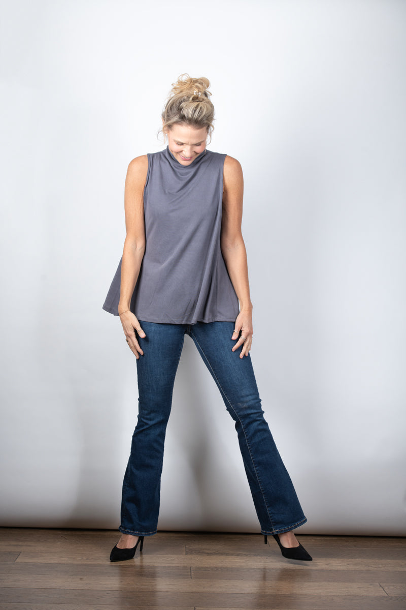 IRIS  גופיית מיני גולף אפורה