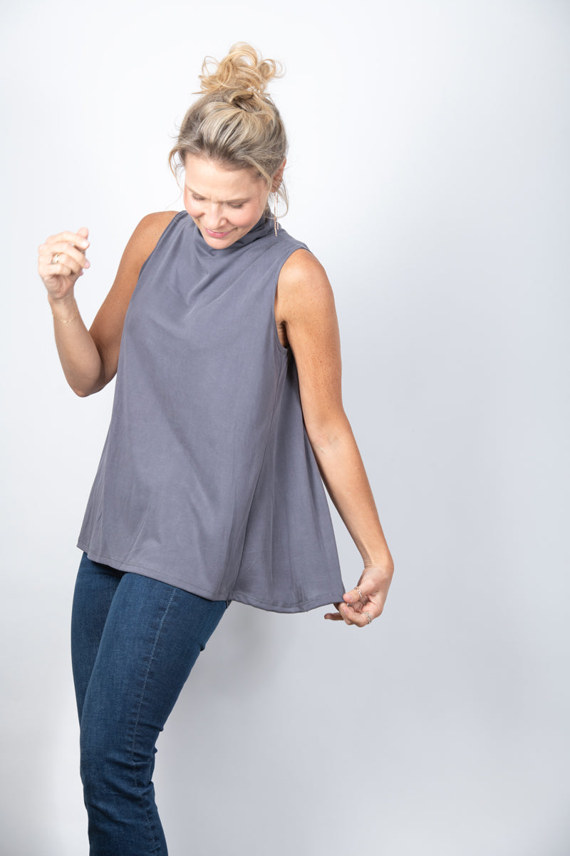 IRIS  גופיית מיני גולף אפורה