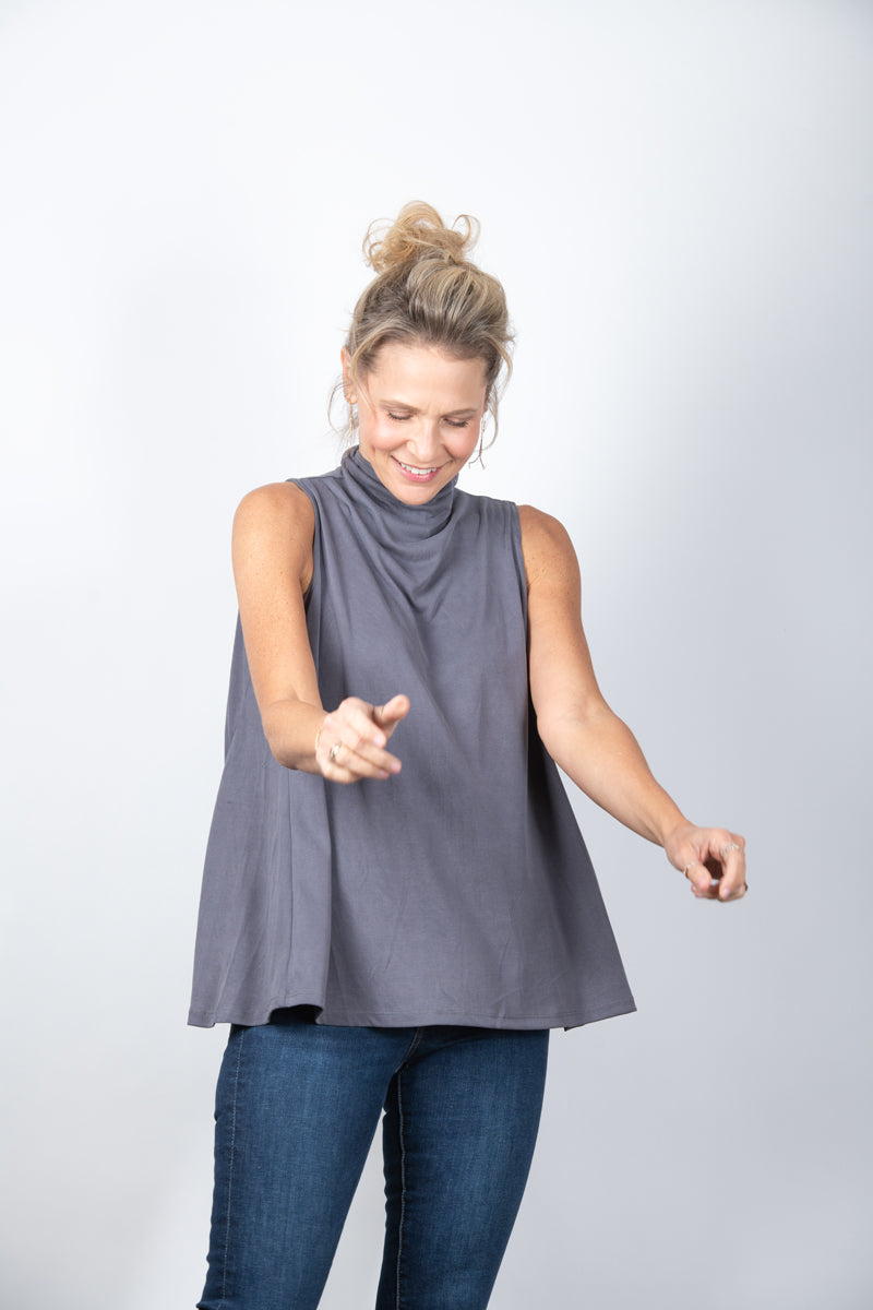 IRIS  גופיית מיני גולף אפורה