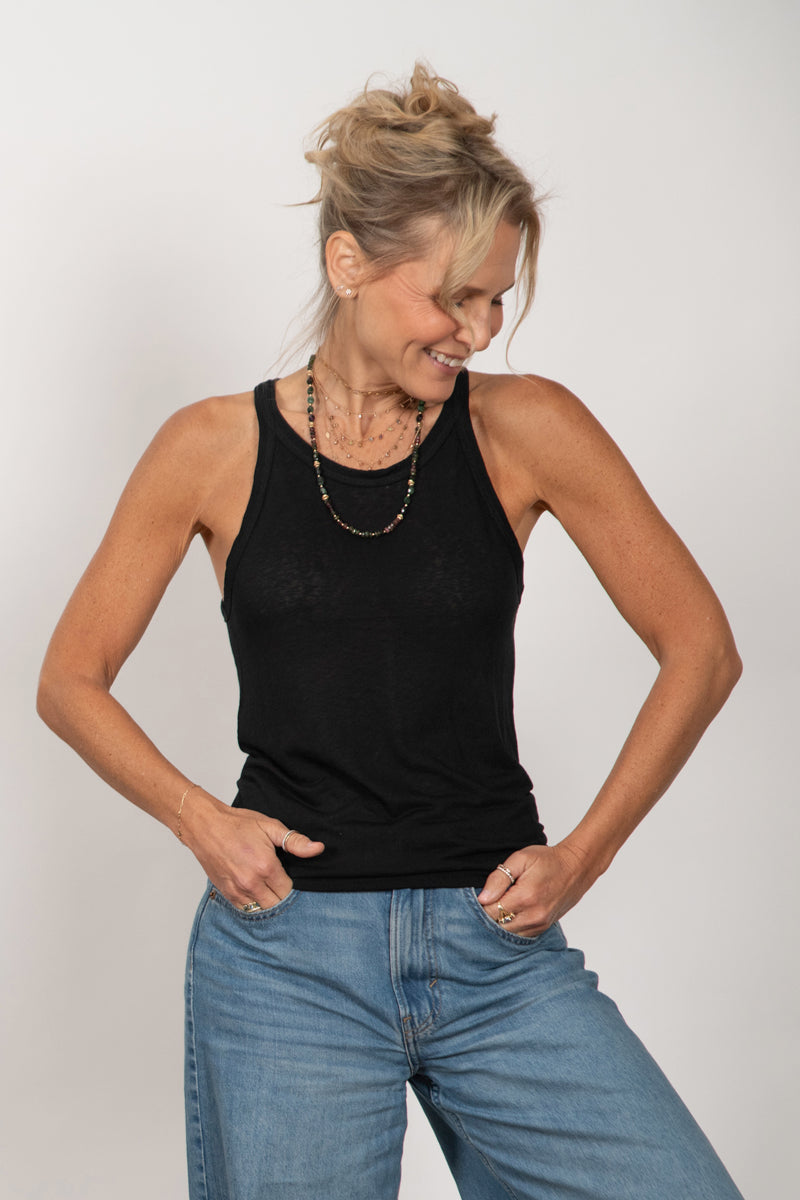 TOP TANK גופיה שחורה קטנה