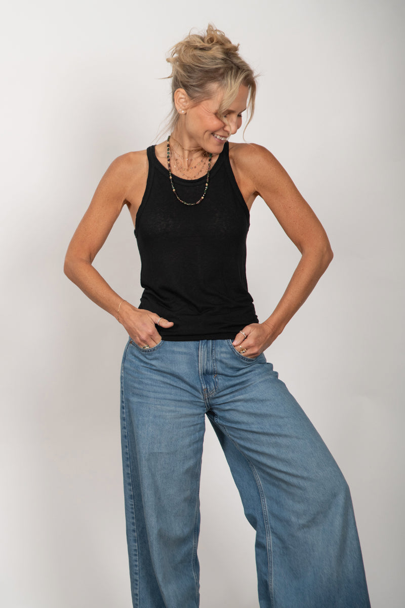 TOP TANK גופיה שחורה קטנה