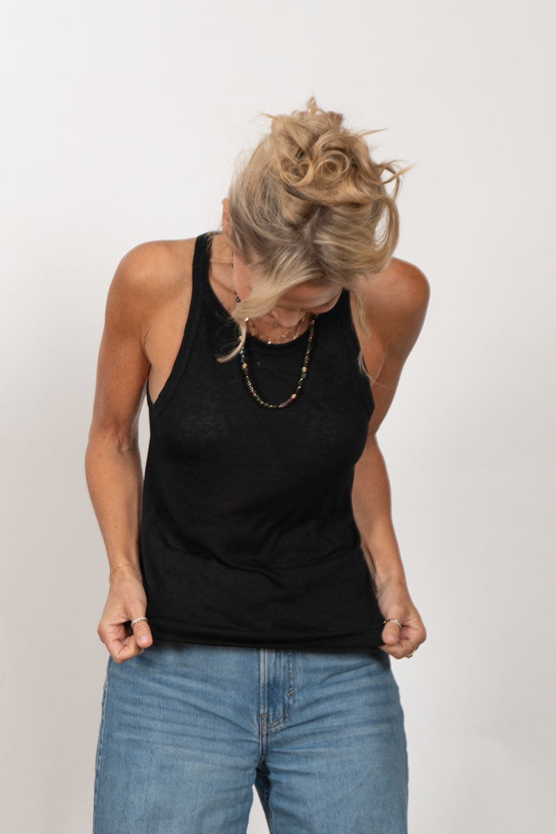 TOP TANK גופיה שחורה קטנה