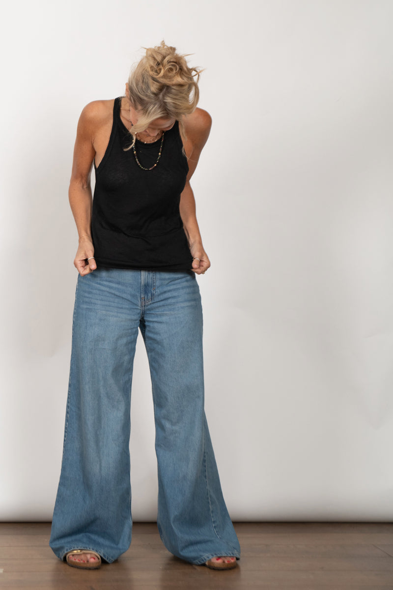 TOP TANK גופיה שחורה קטנה