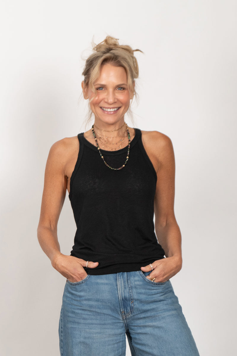 TOP TANK גופיה שחורה קטנה