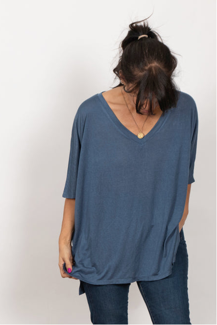 CLIO חולצה אוברסייז כחולה