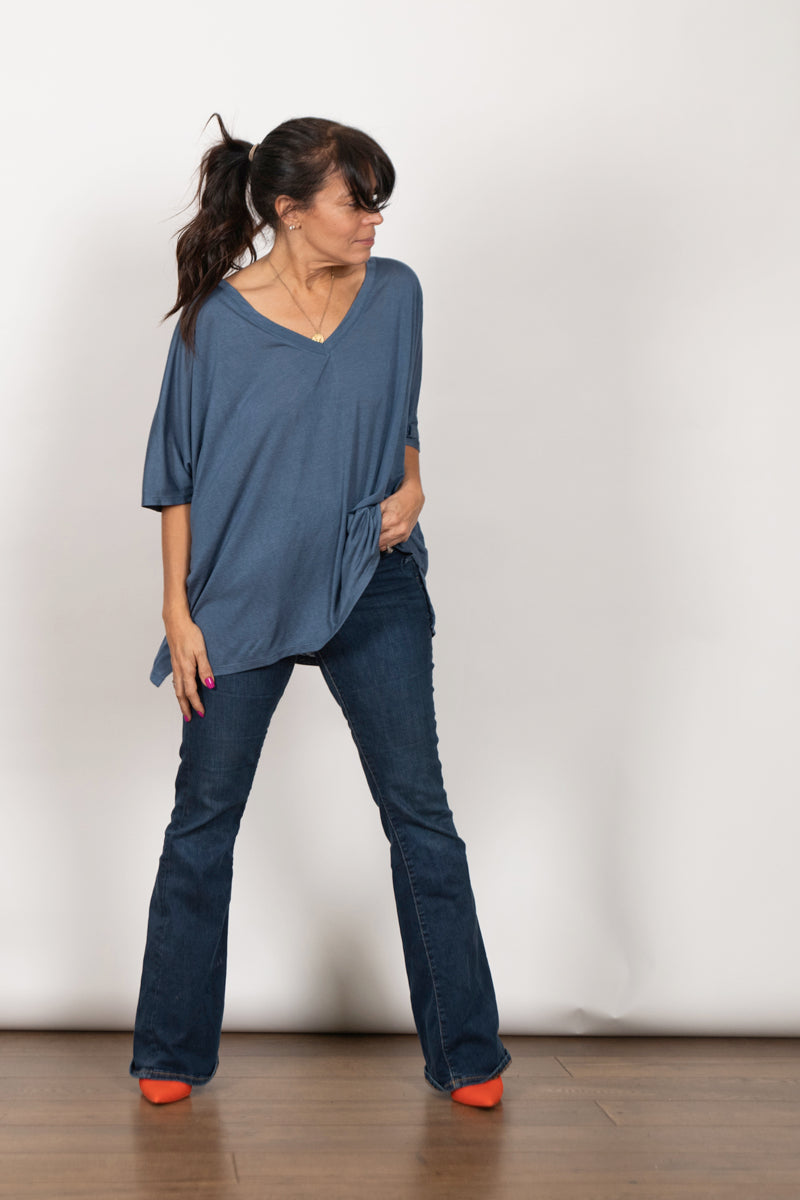 CLIO חולצה אוברסייז כחולה