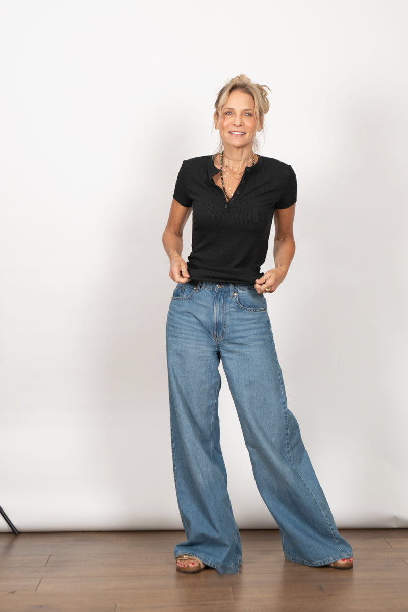 MINERVA  חולצת כפתורים שחורה קטנה