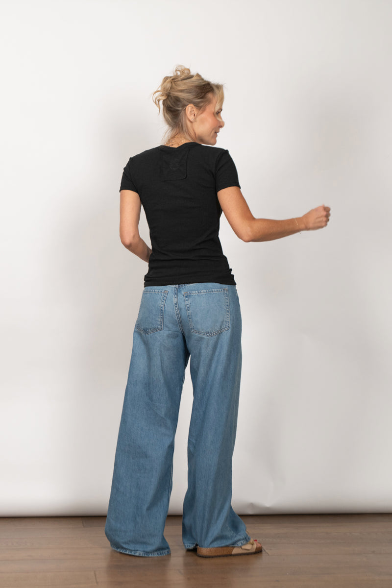 MINERVA  חולצת כפתורים שחורה קטנה