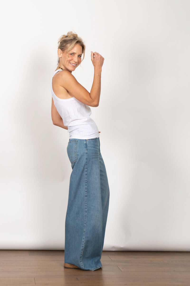 TOP TANK גופיה לבנה קטנה