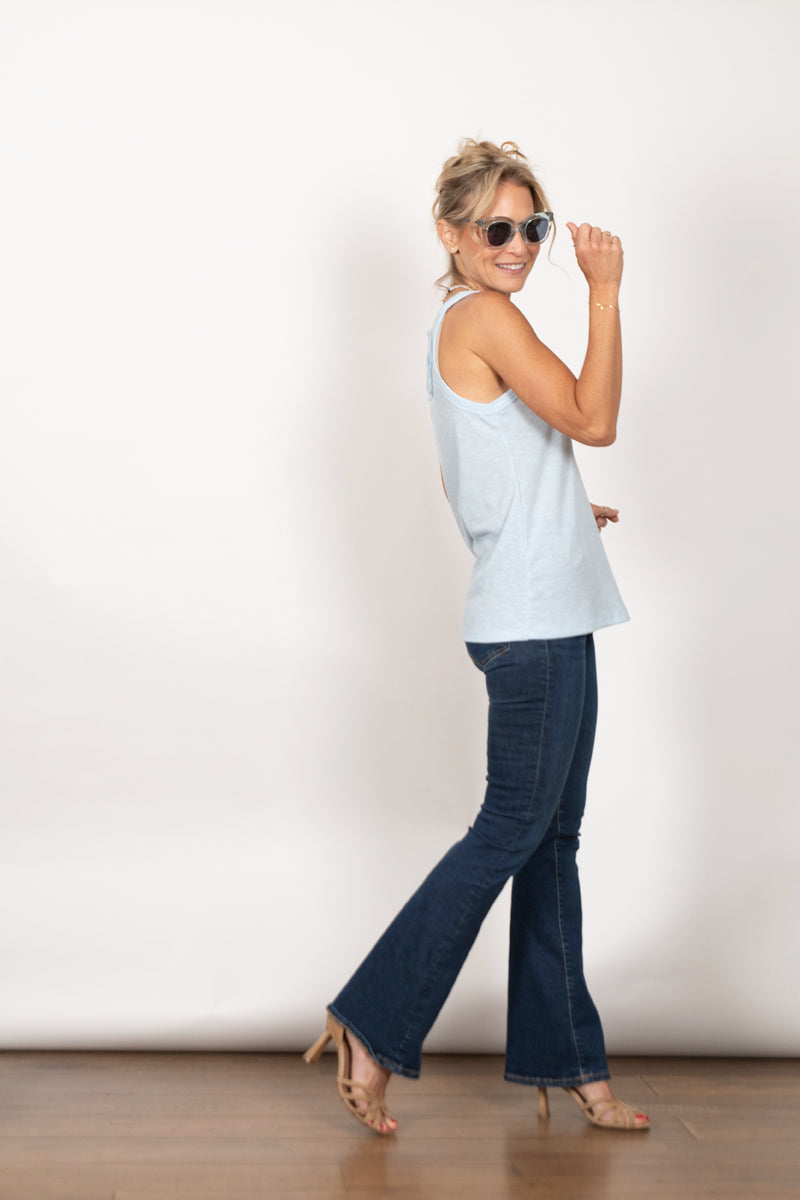 DIONE  גופייה תכלת ריב