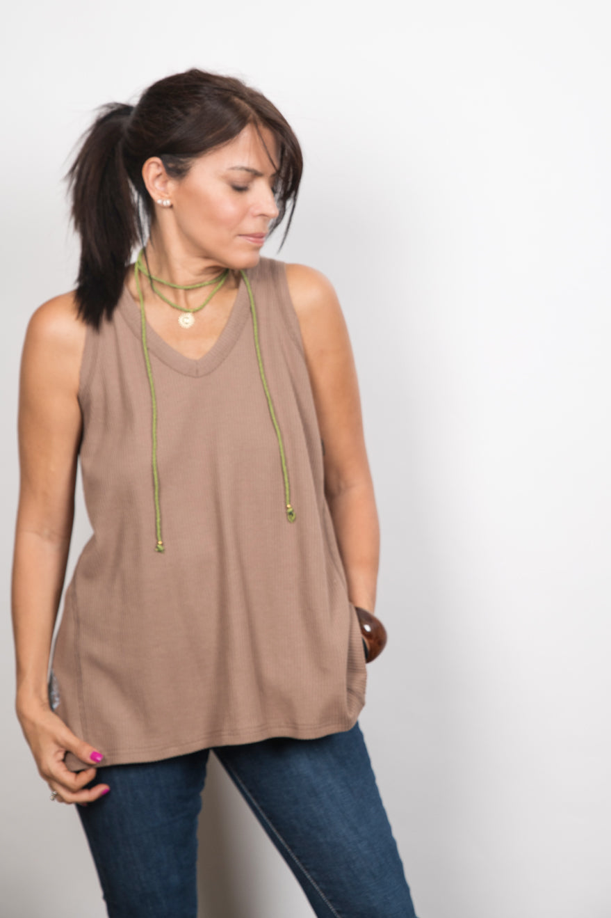 VIVI  V גופיה קאמל וופל