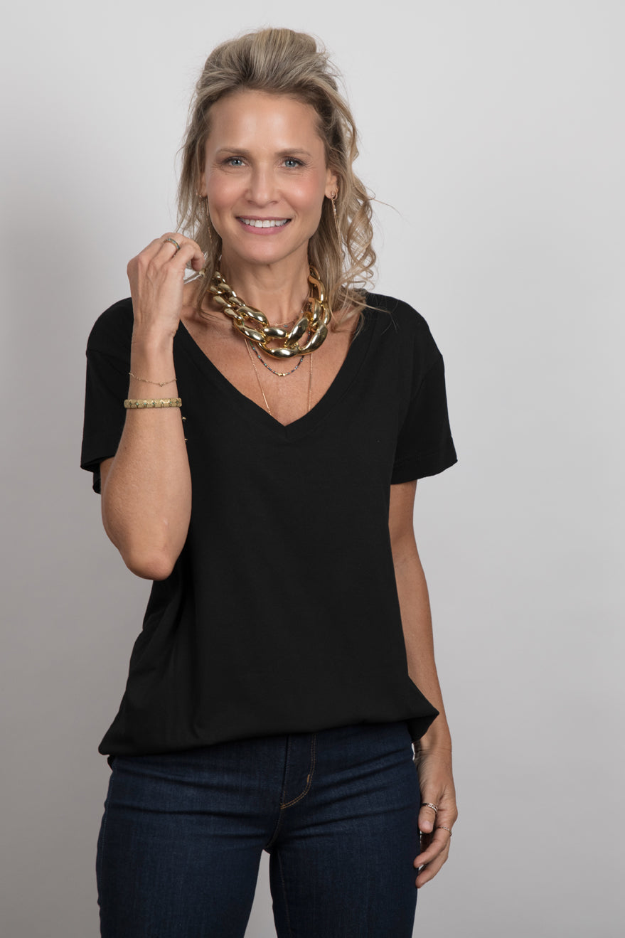 AMOS V חולצה שחורה