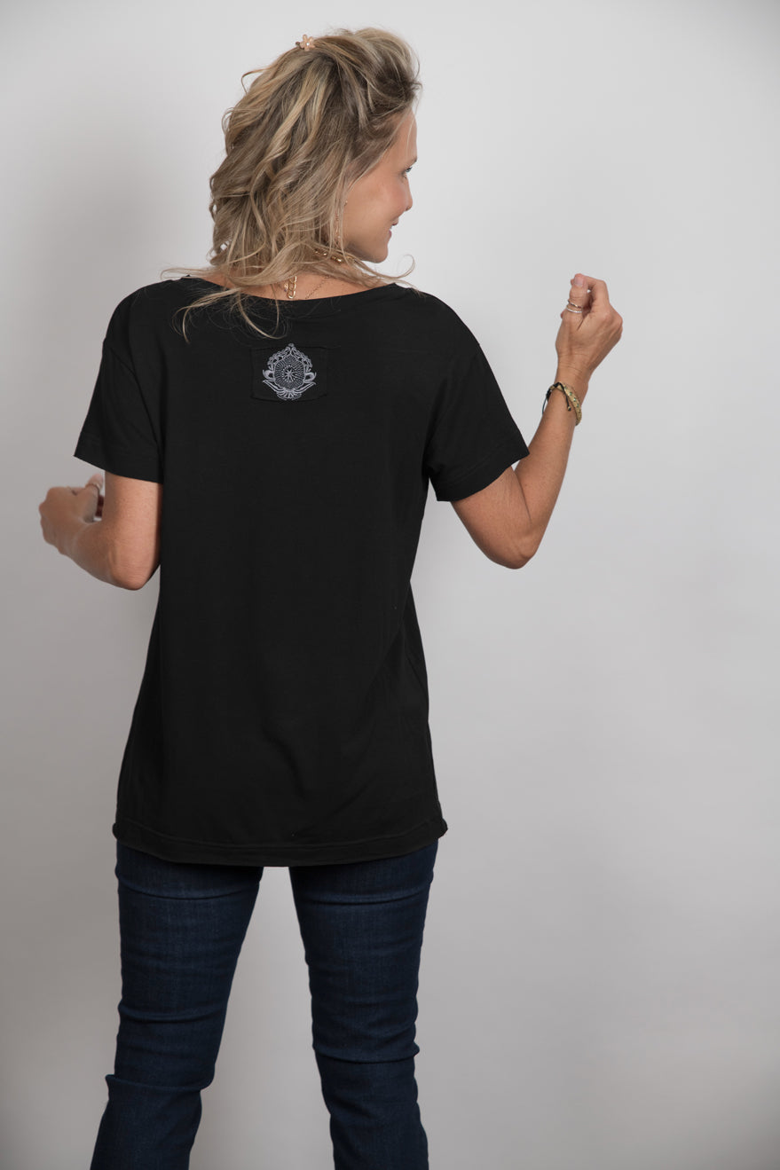 AMOS V חולצה שחורה