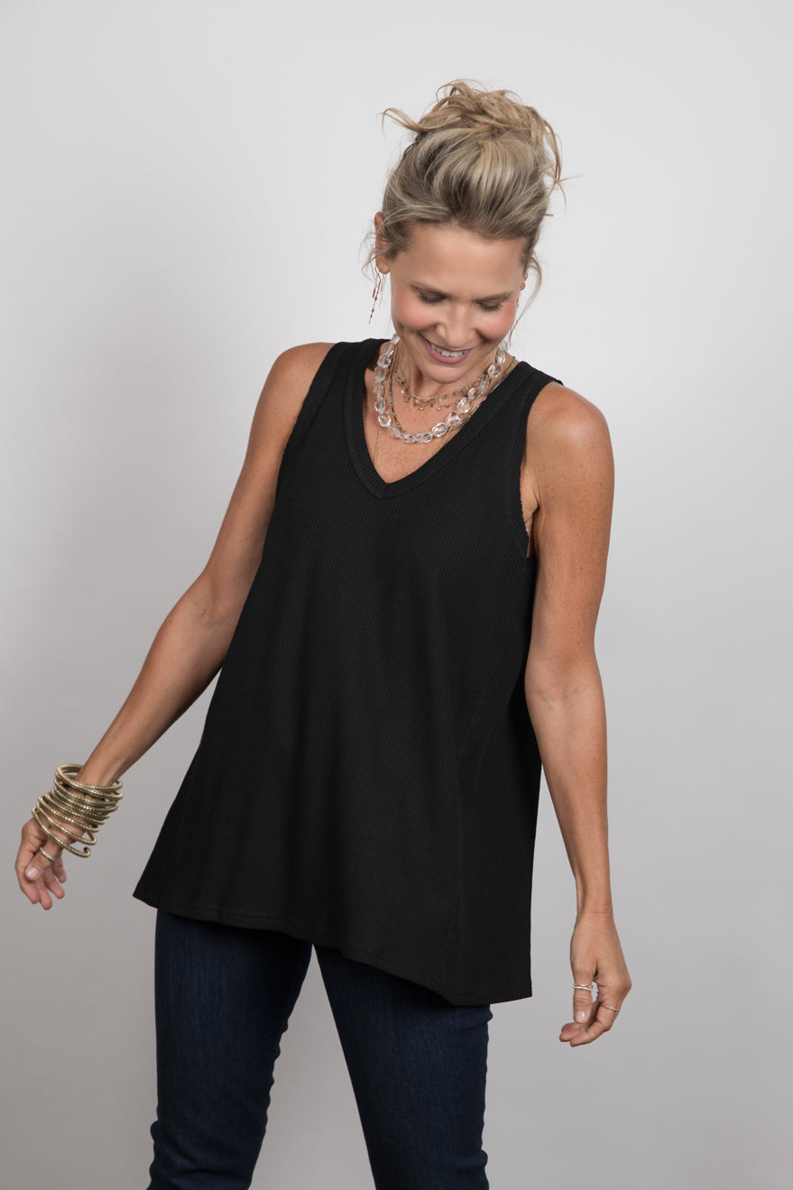 VIVI V גופייה שחורה וופל