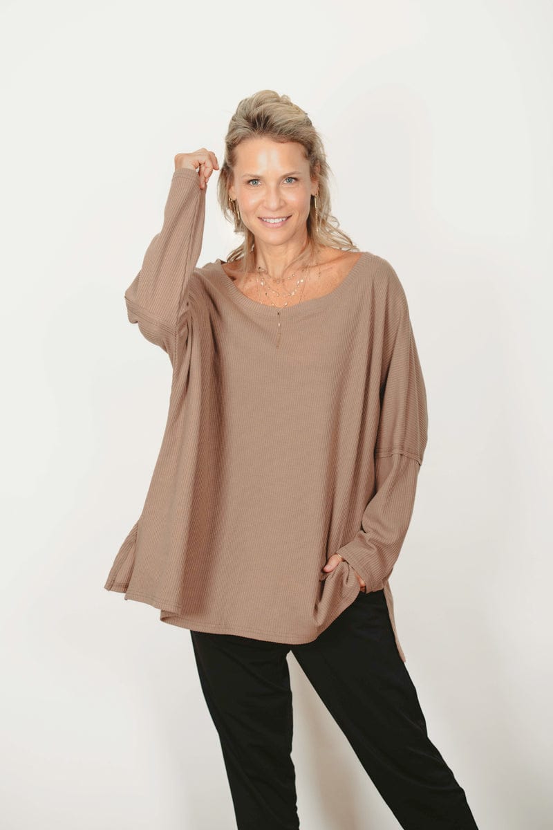 LARRY חולצה אוברסייז קאמל