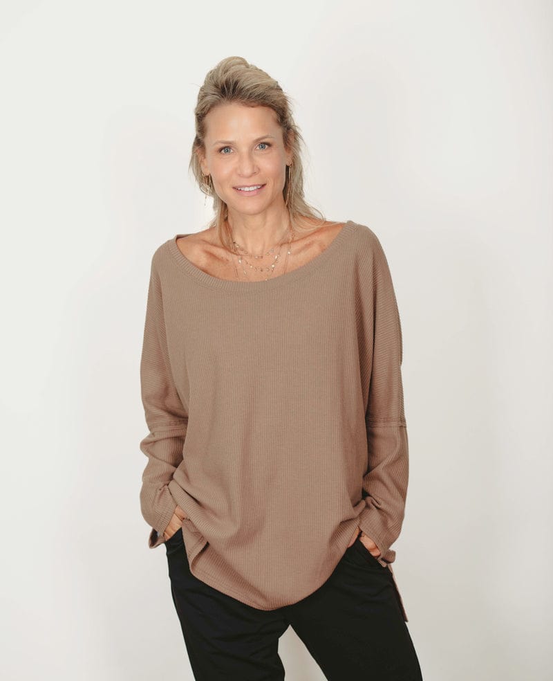 LARRY חולצה אוברסייז קאמל