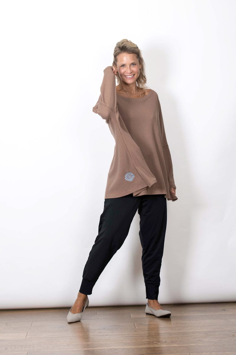 LARRY חולצה אוברסייז קאמל