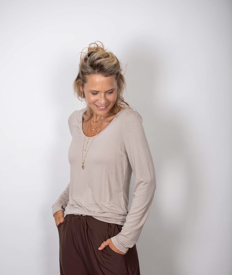 SAGIE  חולצה בייסיק קאמל