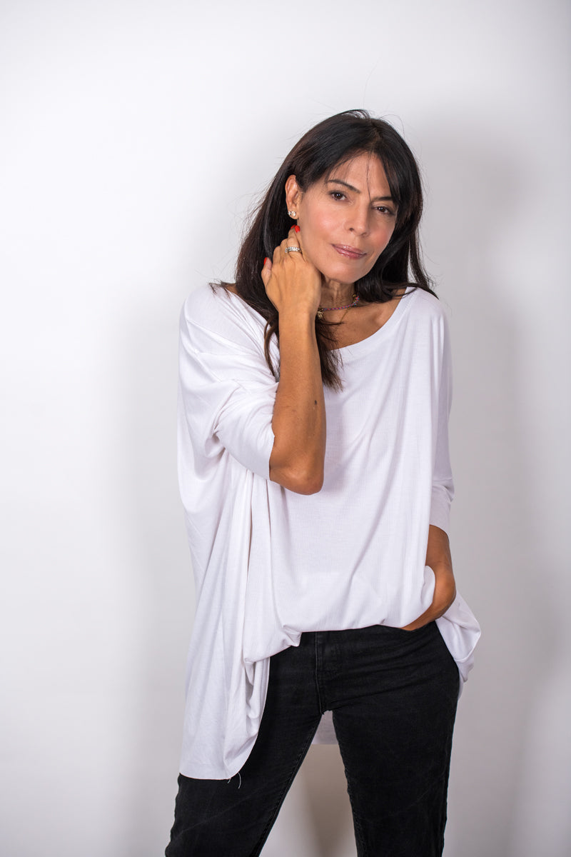 TOKYO חולצת אוברסייז לבנה