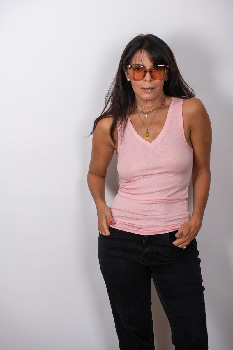 SINGAPORE גופיה מפתח וי ורודה