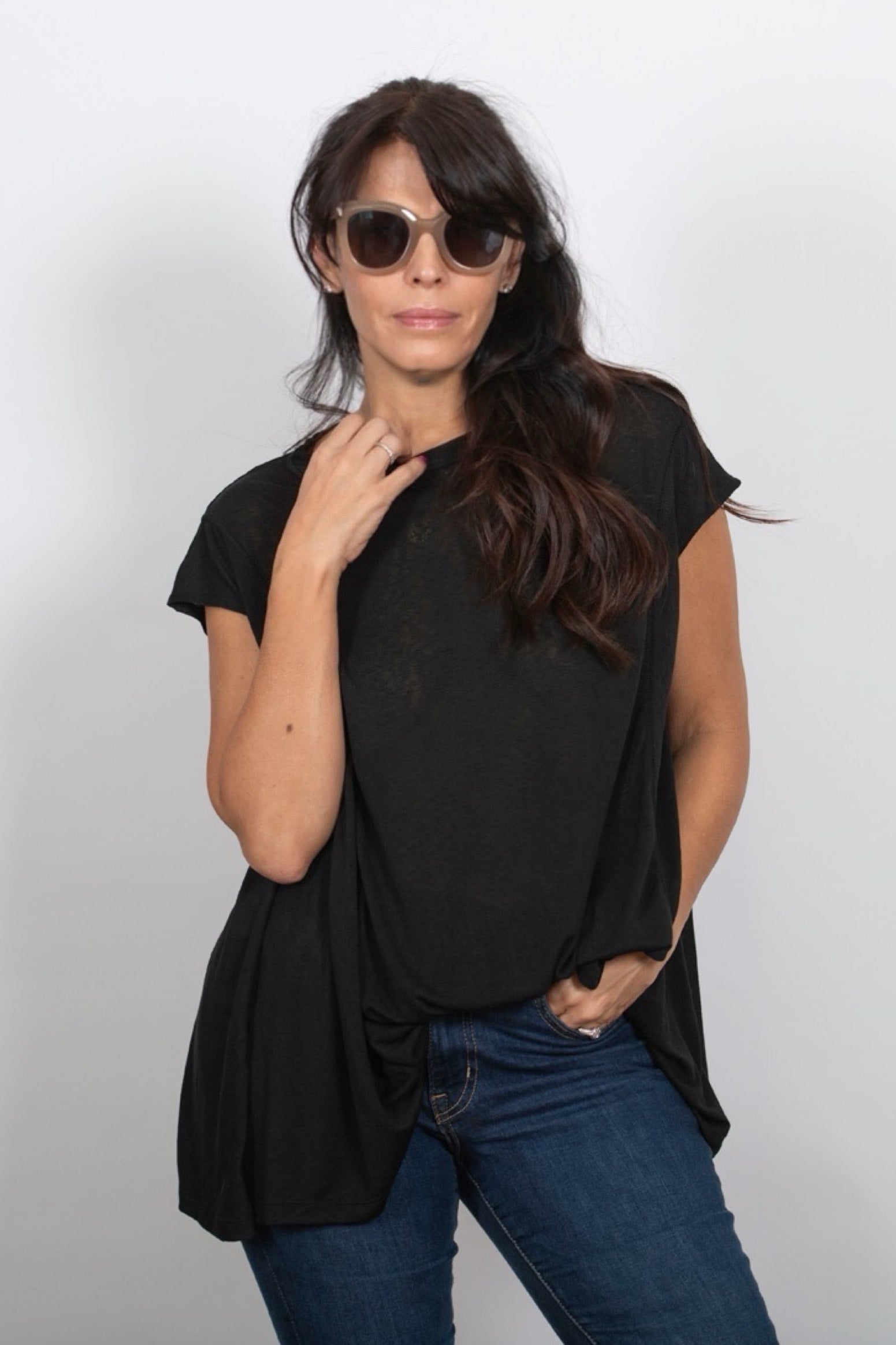 JUNO חולצה אוברסייז שחורה