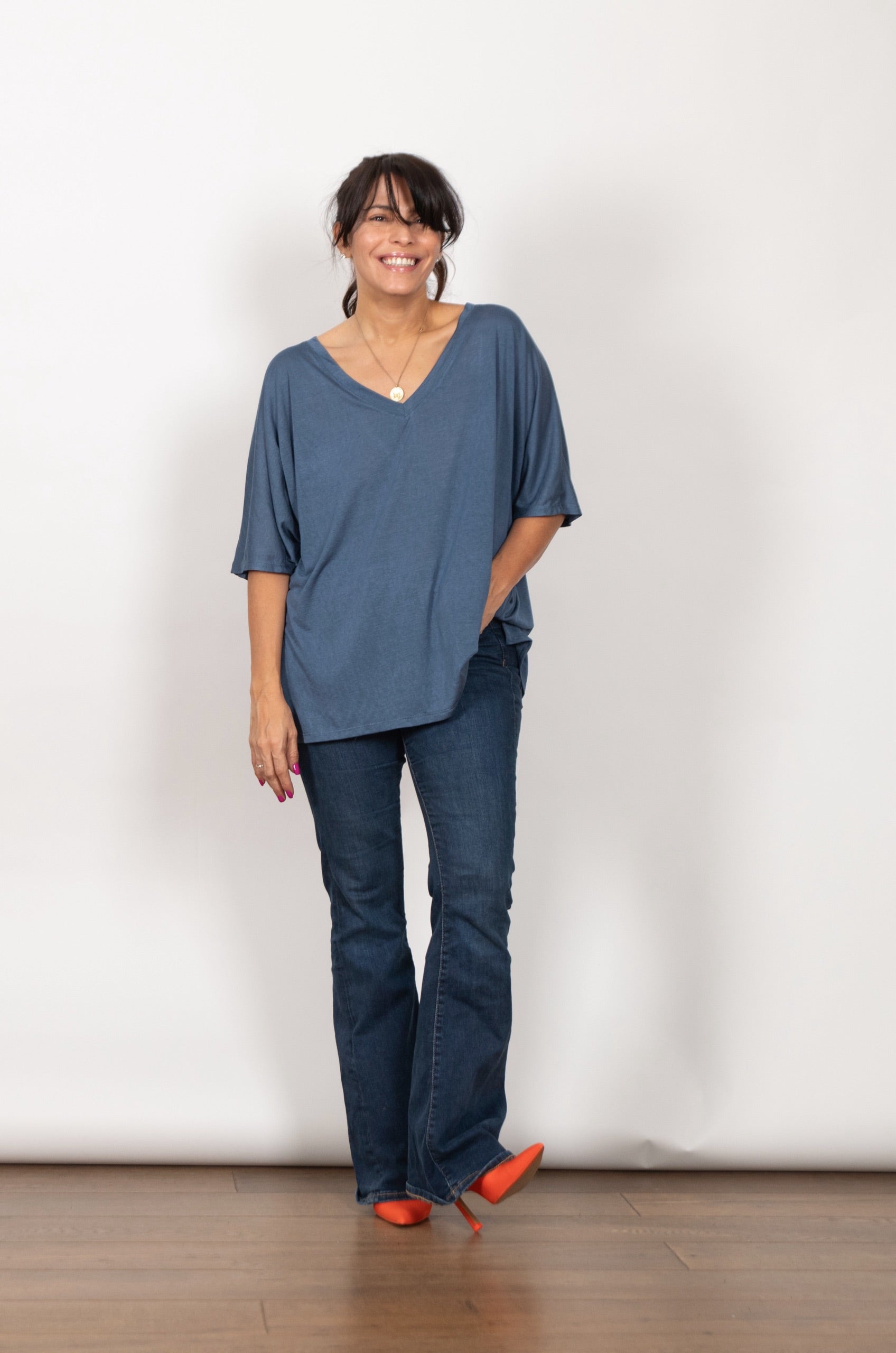 CLIO חולצה אוברסייז כחולה