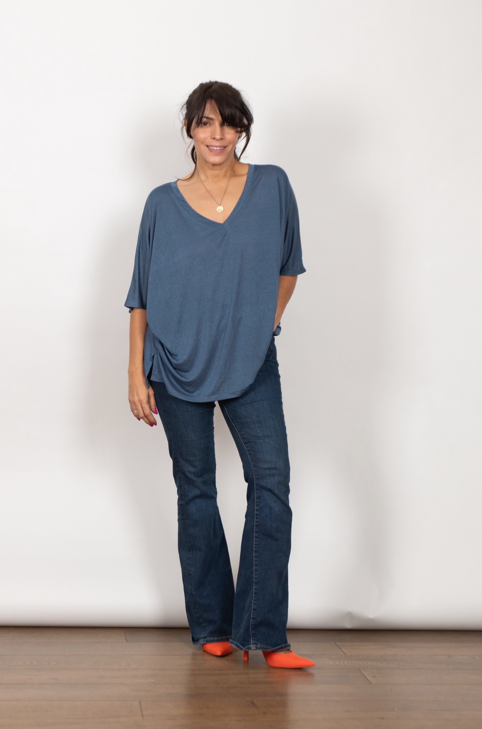 CLIO חולצה אוברסייז כחולה