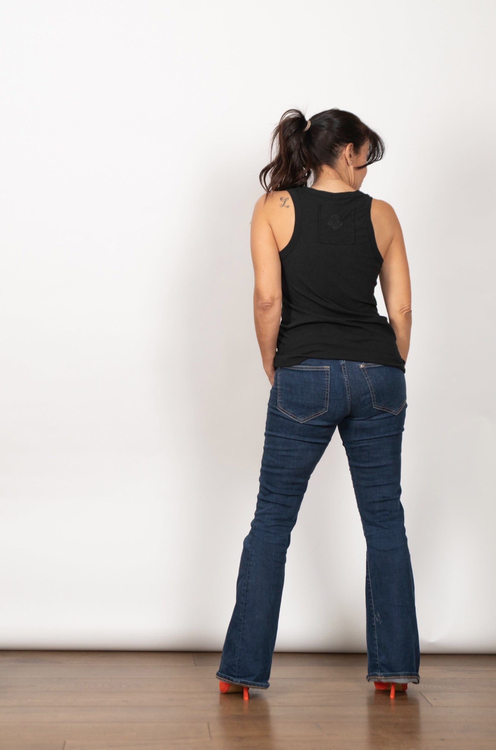 DIONE  גופייה שחורה ריב