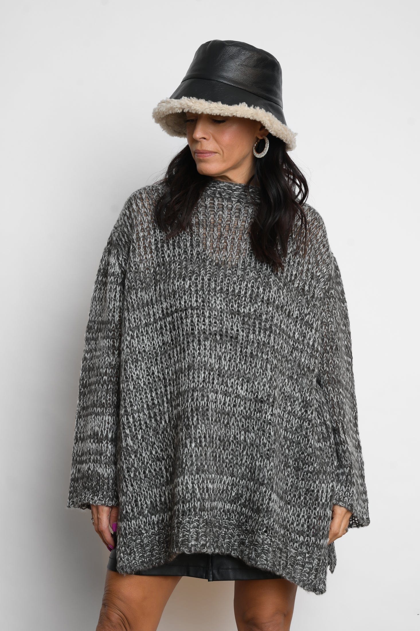 KEA  טוניקה סריג אוברסייז שחורלבן image 7