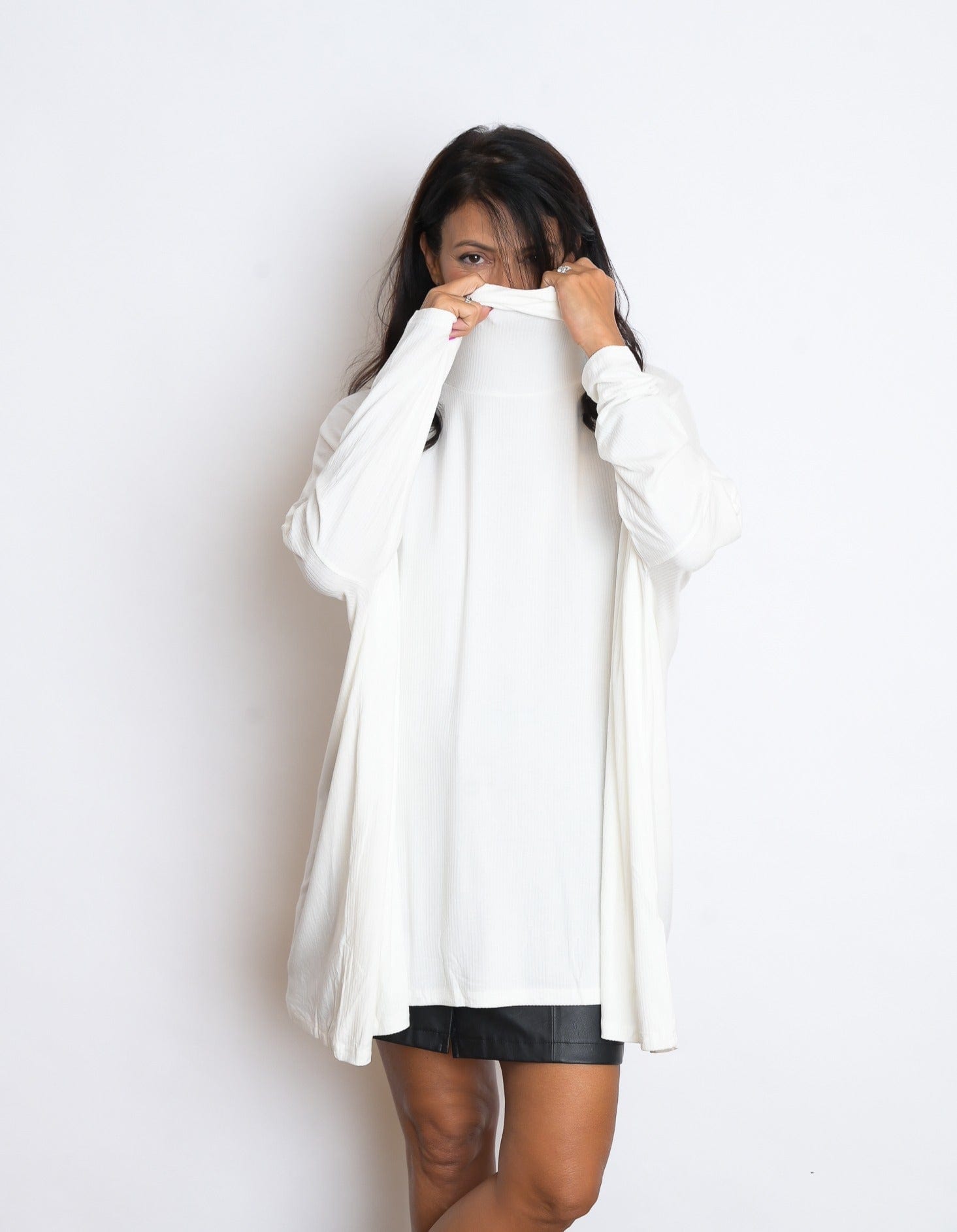 K SHIRT   גולף לבן אוברסייז image 9