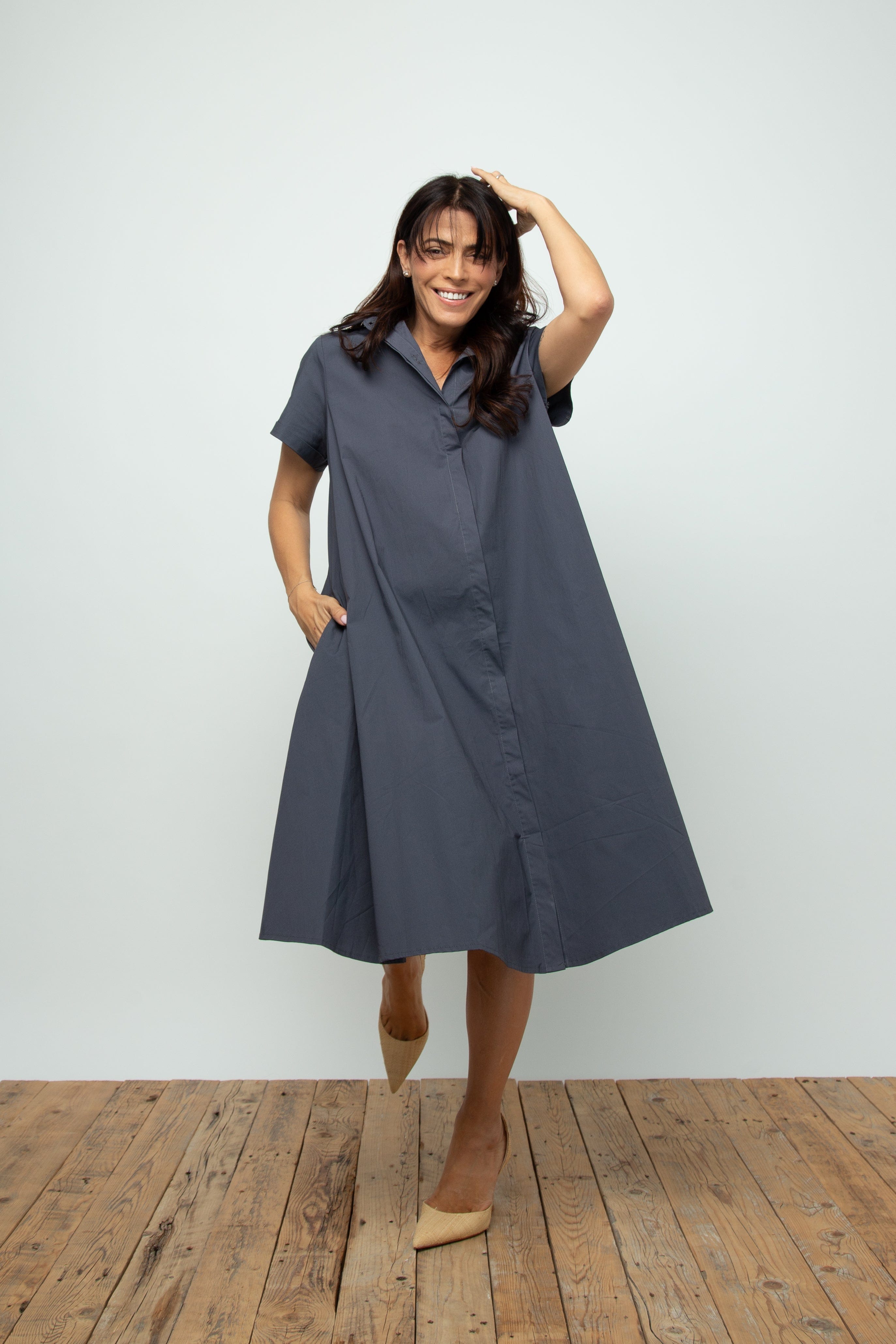 THREE  שמלה אוברסייז אפור סגול image 7