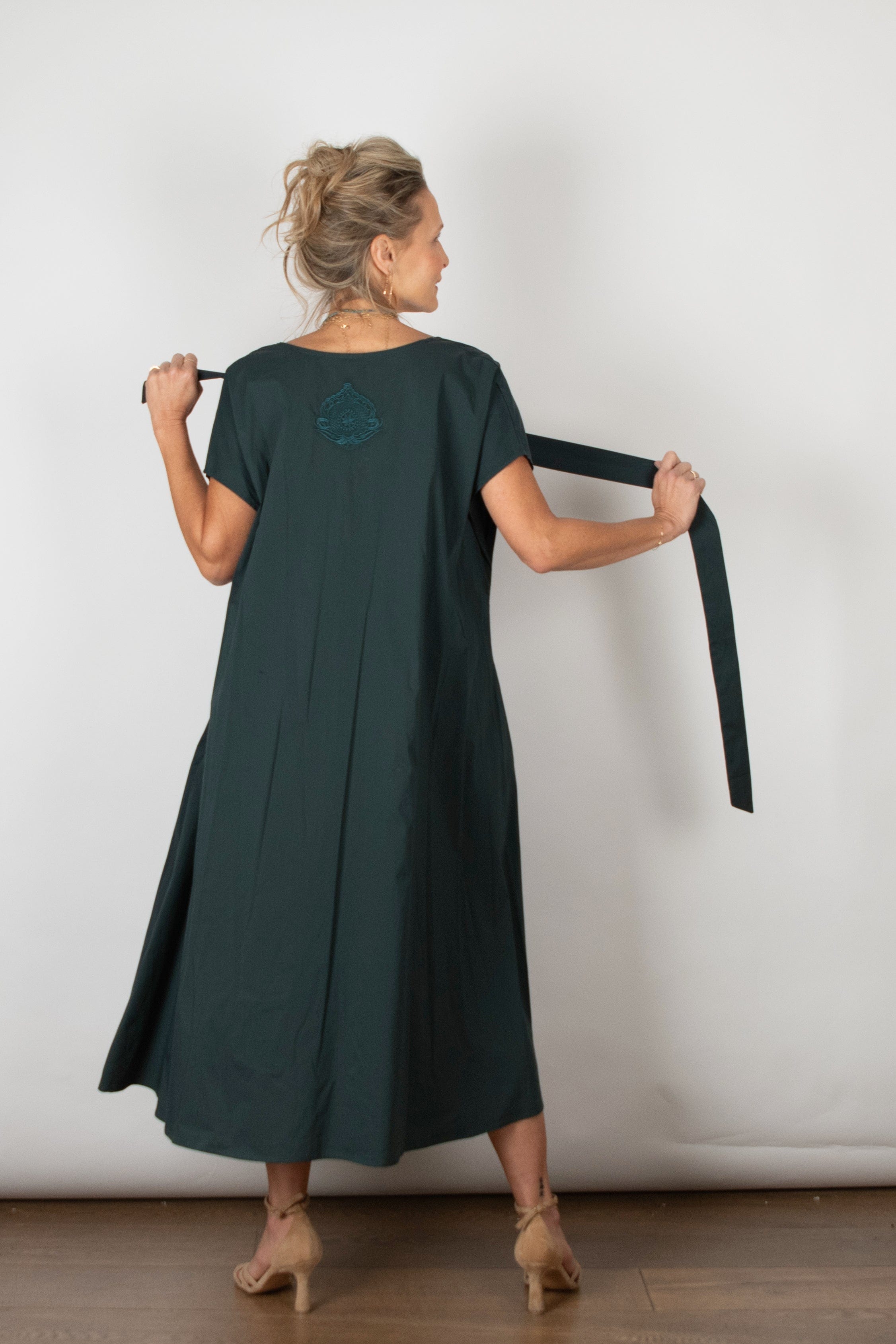 WINEHOUSE  שמלה אוברסייז ירוקה image 4