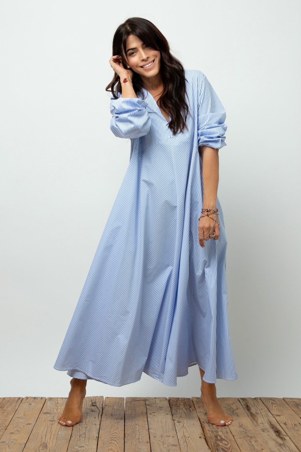 BRAY DRESS     שמלה אוברסייז פסים תכלת image 1