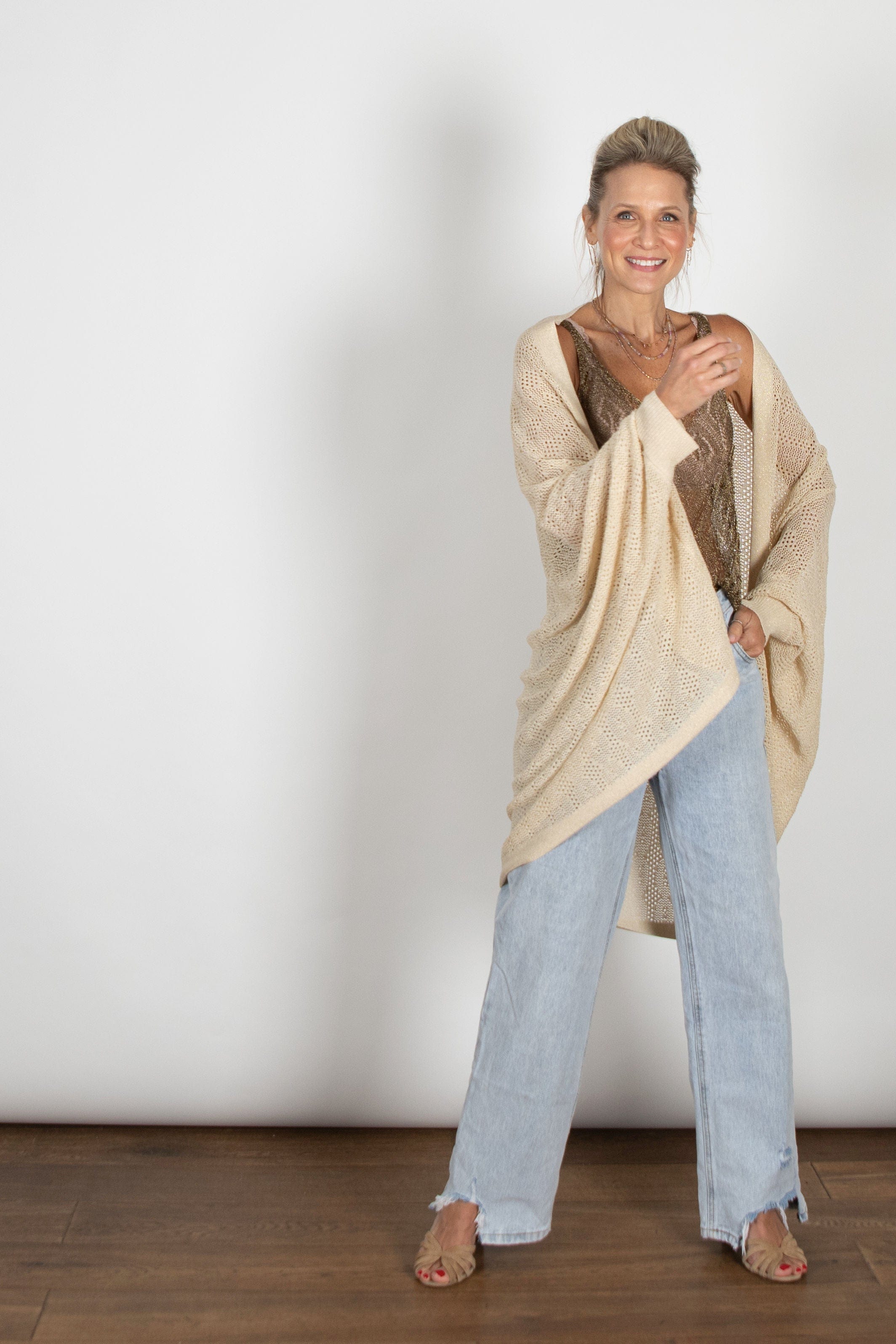 LIAM  עליונית סריג חורים קאמל זהב image 10