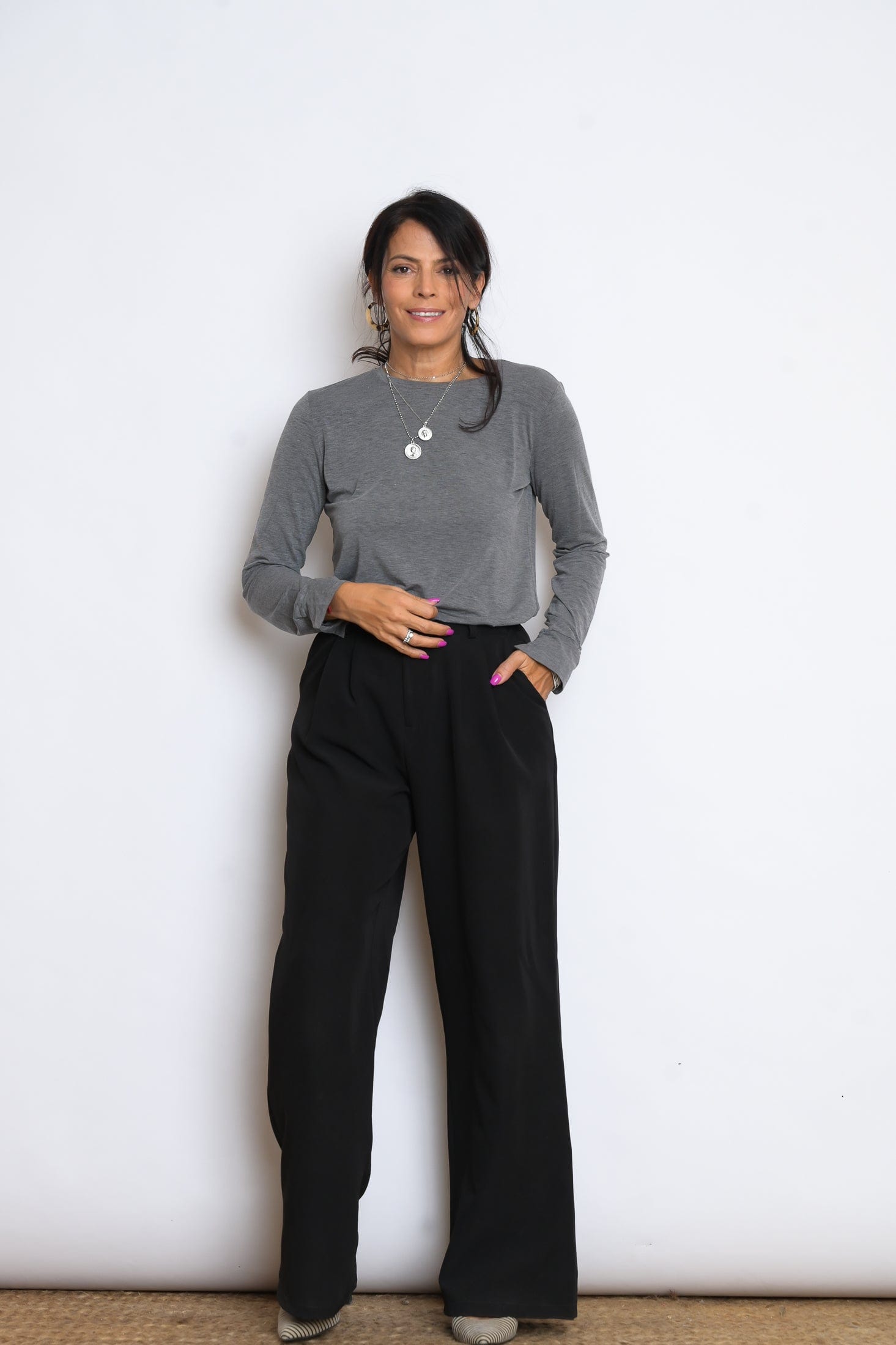 T SHIRT חולצה אפורה בייסיק image 8