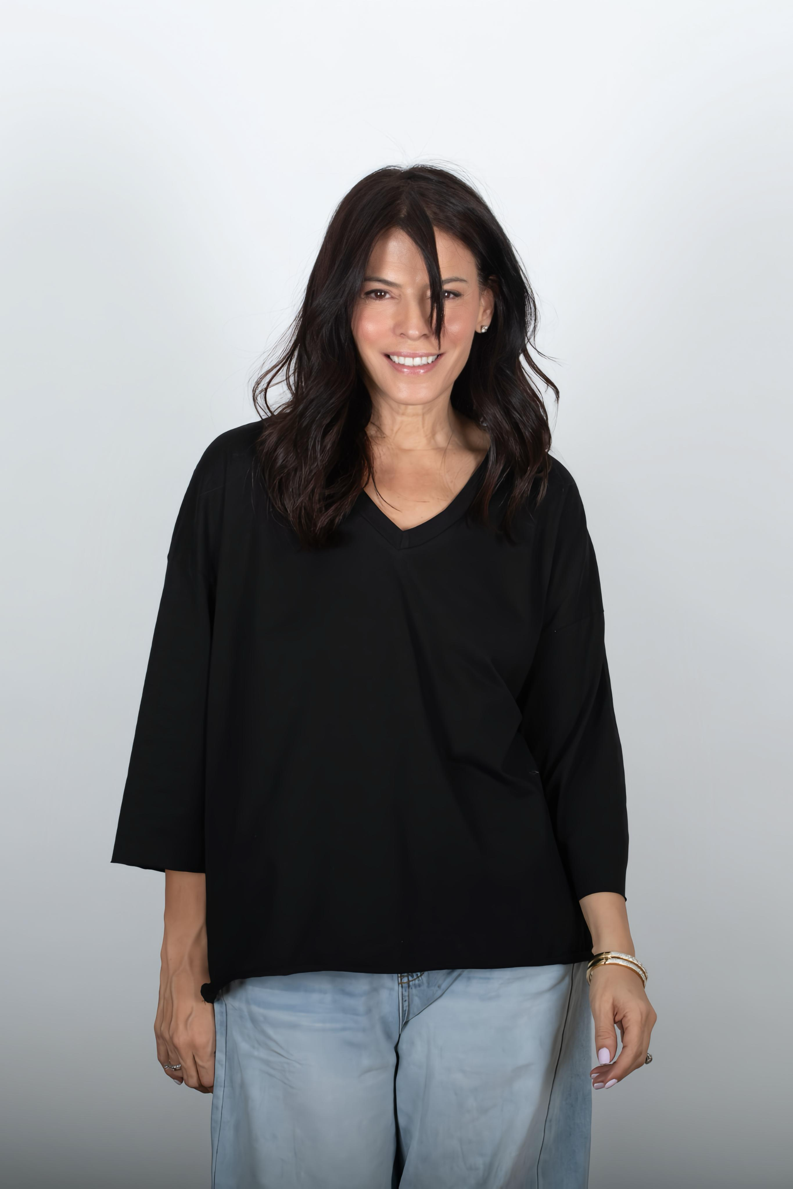 DANIEL שחורהV חולצה אוברסייז image 2