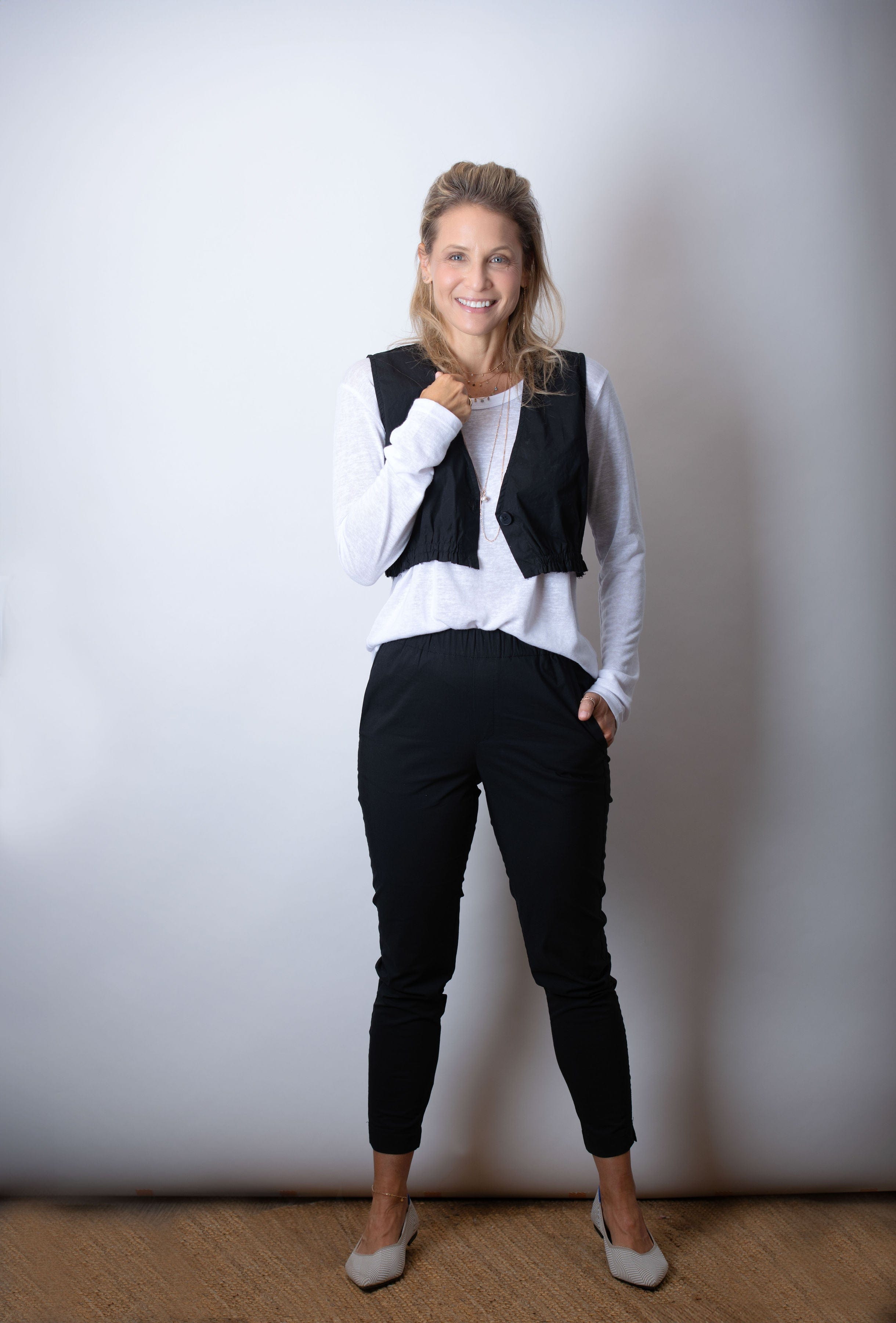 וסט קטן שחור image 3