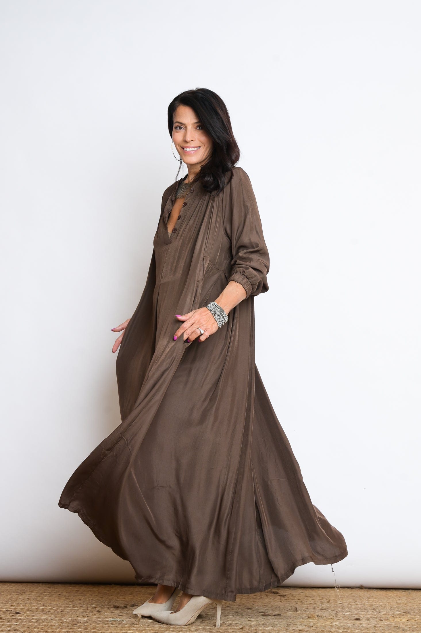 RANA שמלת אוברסייז חום image 5