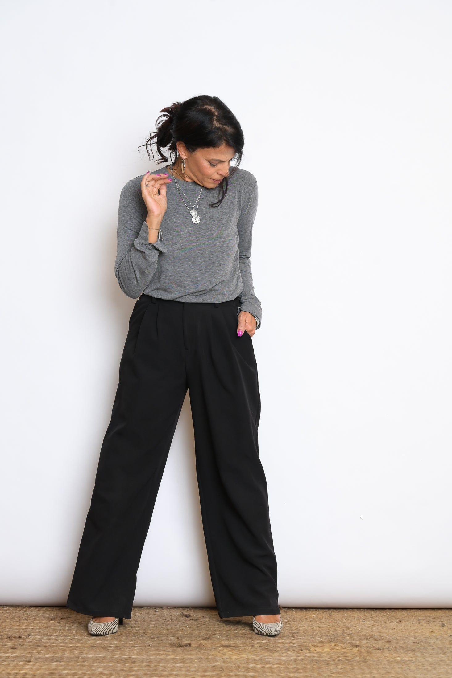 T SHIRT חולצה אפורה בייסיק image 6