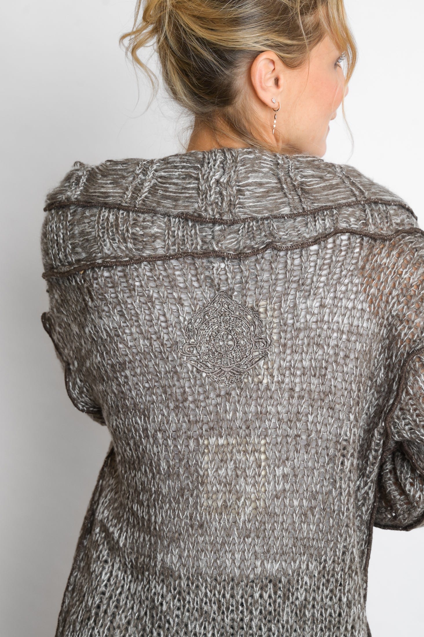 PAROS עליונית סרוגה זית/ חום לבן image 9