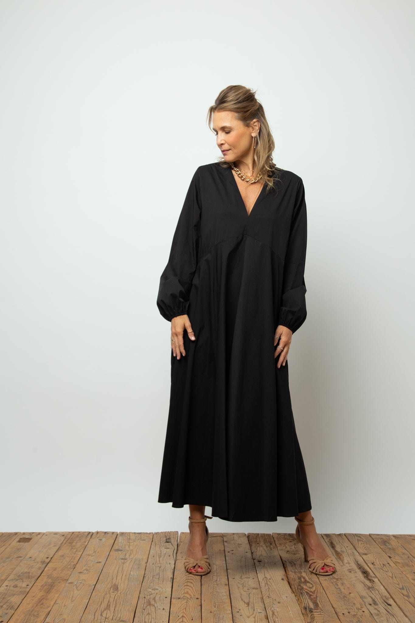 BRAY DRESS  שמלה מקסי שחורה אוברסייז image 7