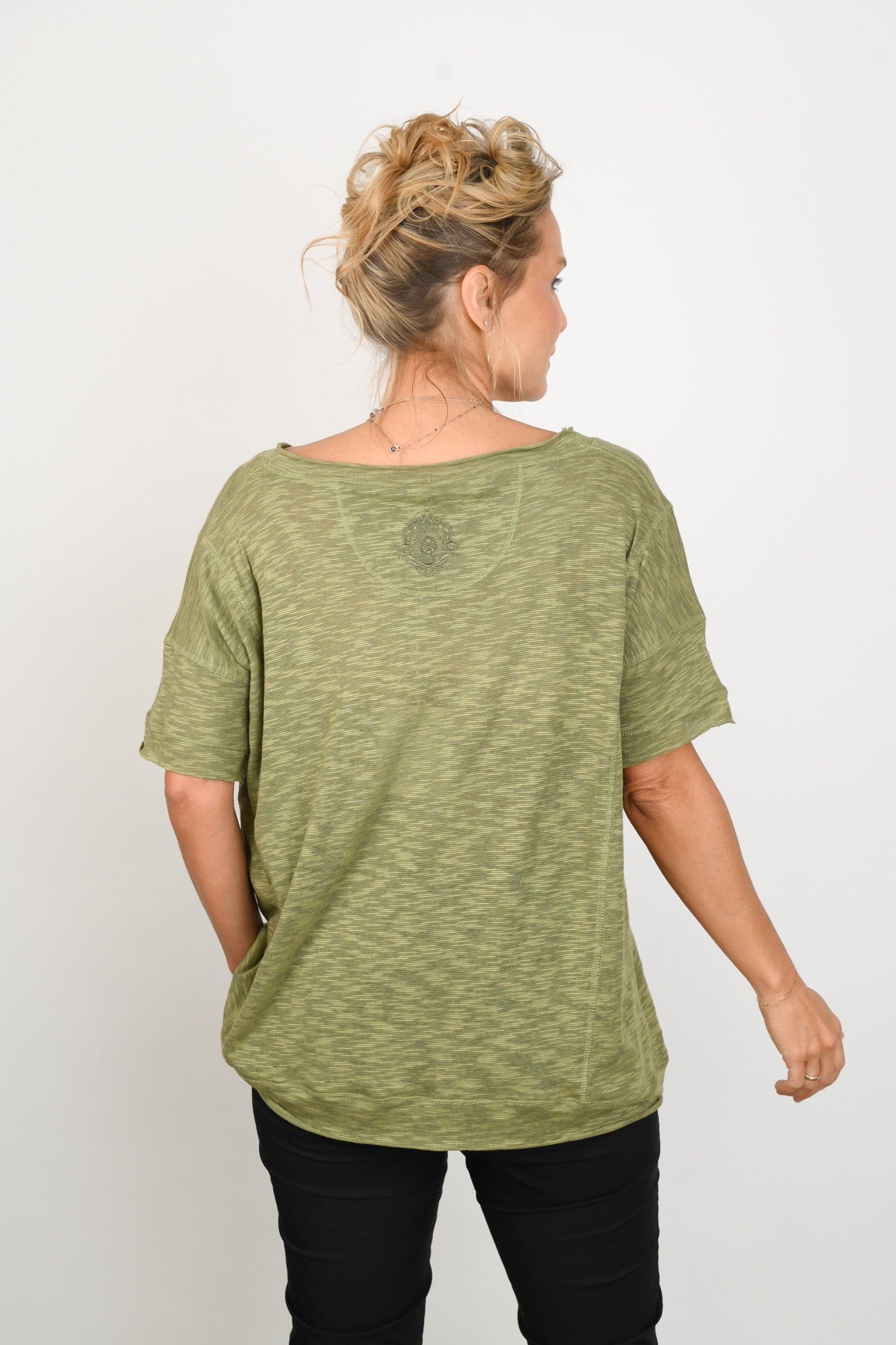 IT חולצה ירוקה image 6