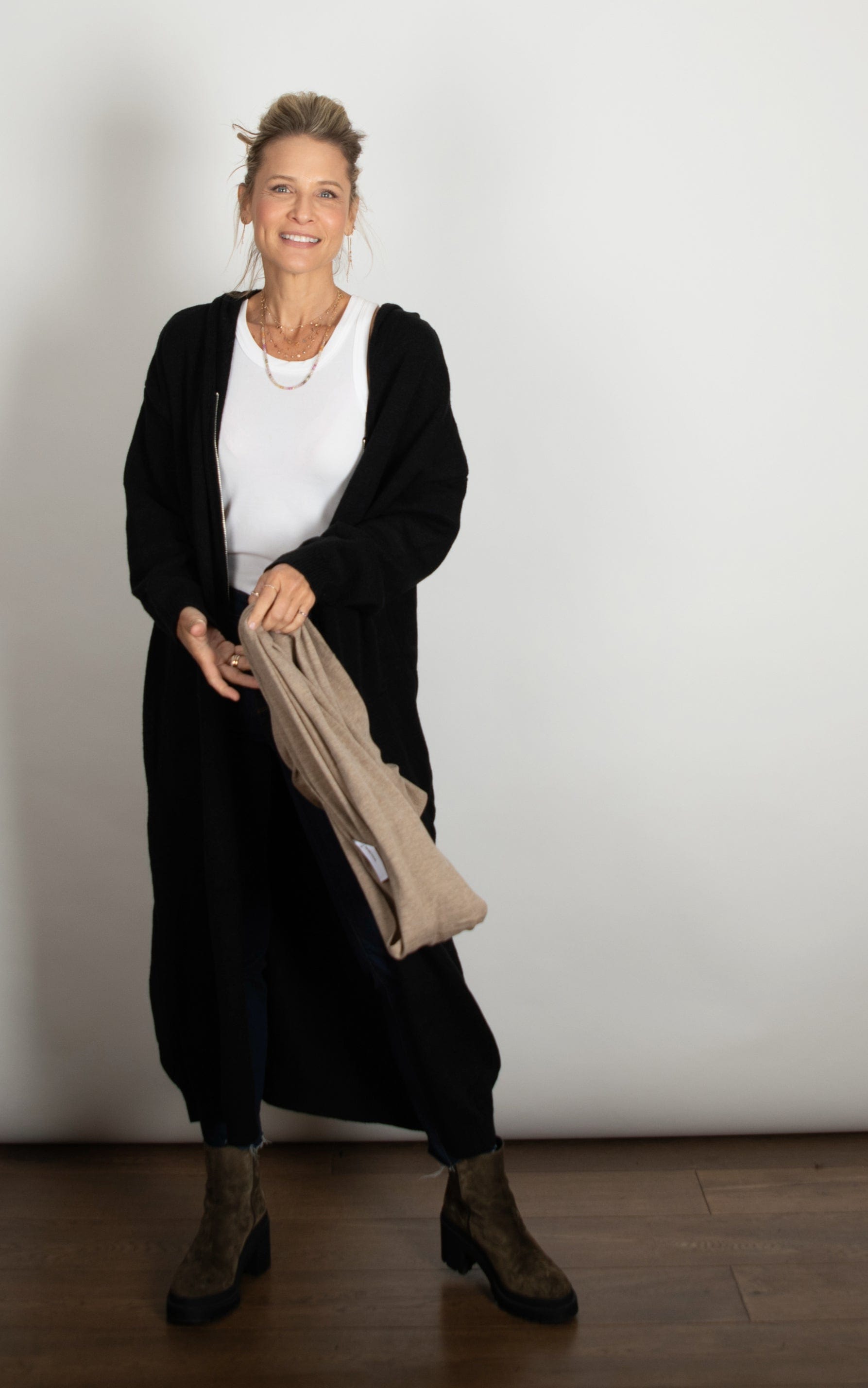 BEYONCE עליונית סריג שחורה image 1