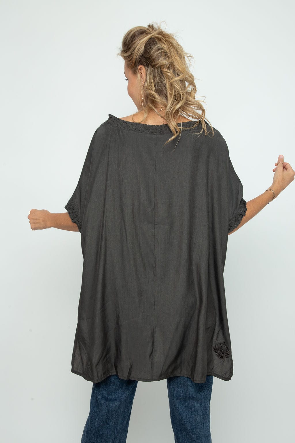 ATE NEW חולצת אוברסייז אפור זית image 4