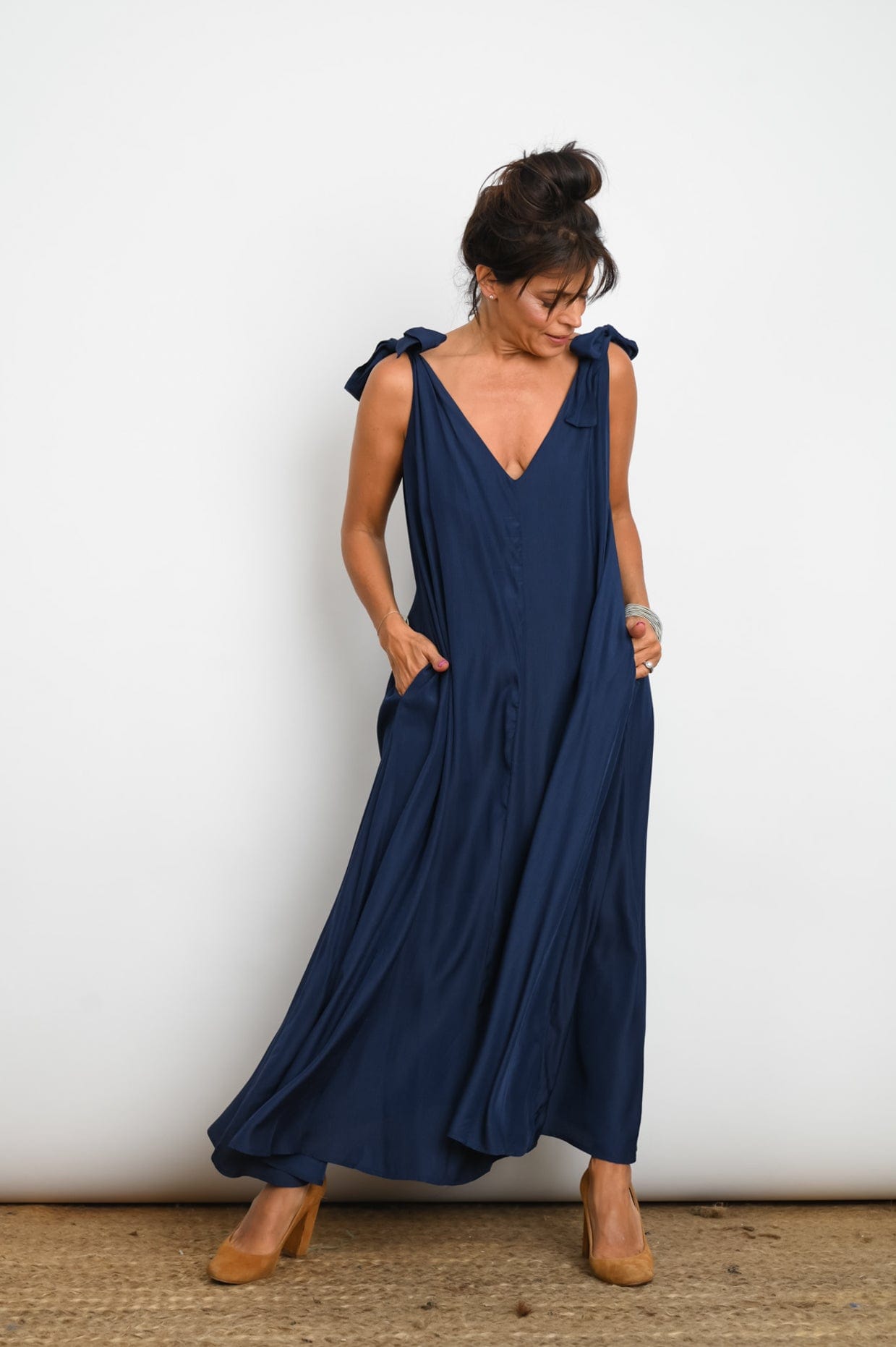 FLY  שמלה כחולה כתפיות קשירה image 7