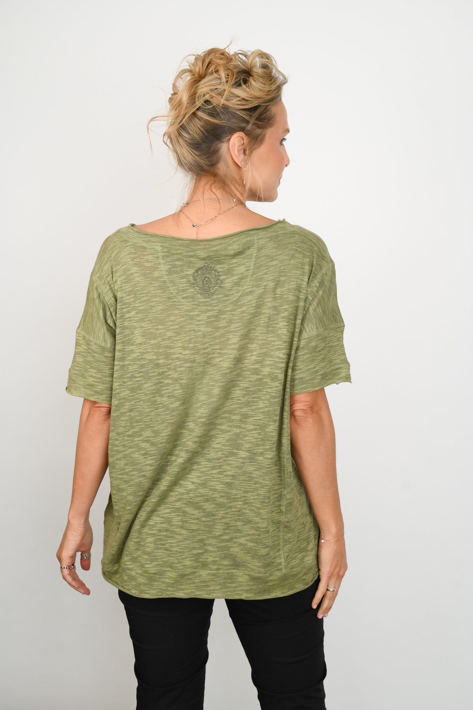 IT חולצה ירוקה image 4