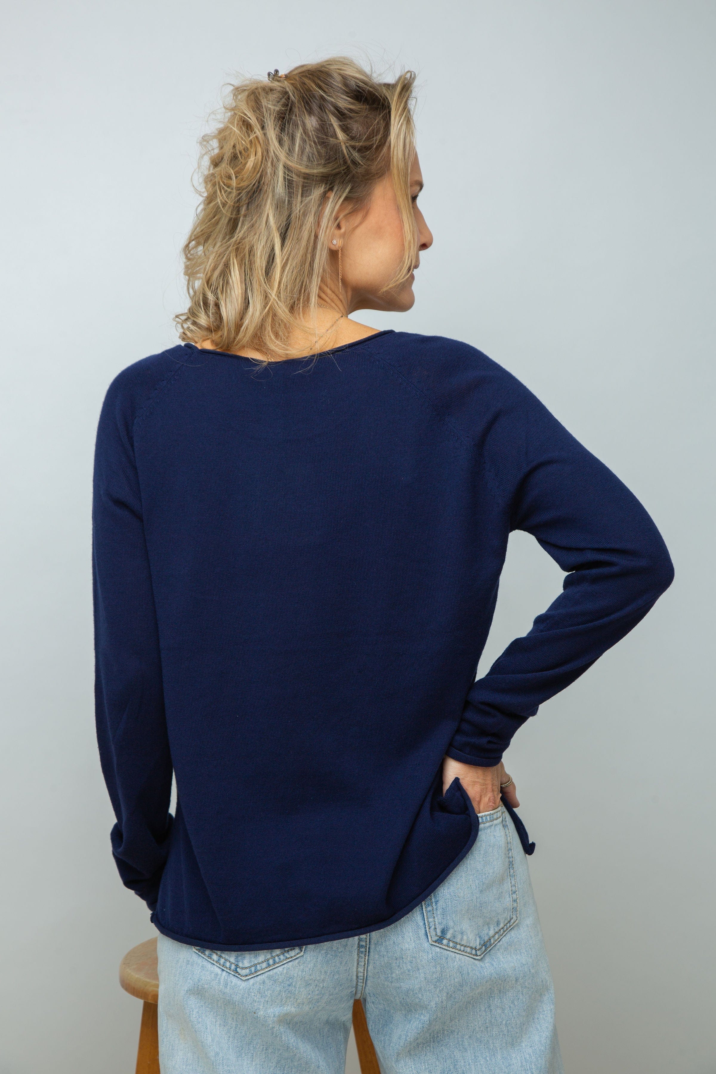 POOL סריג עגול כחול image 1