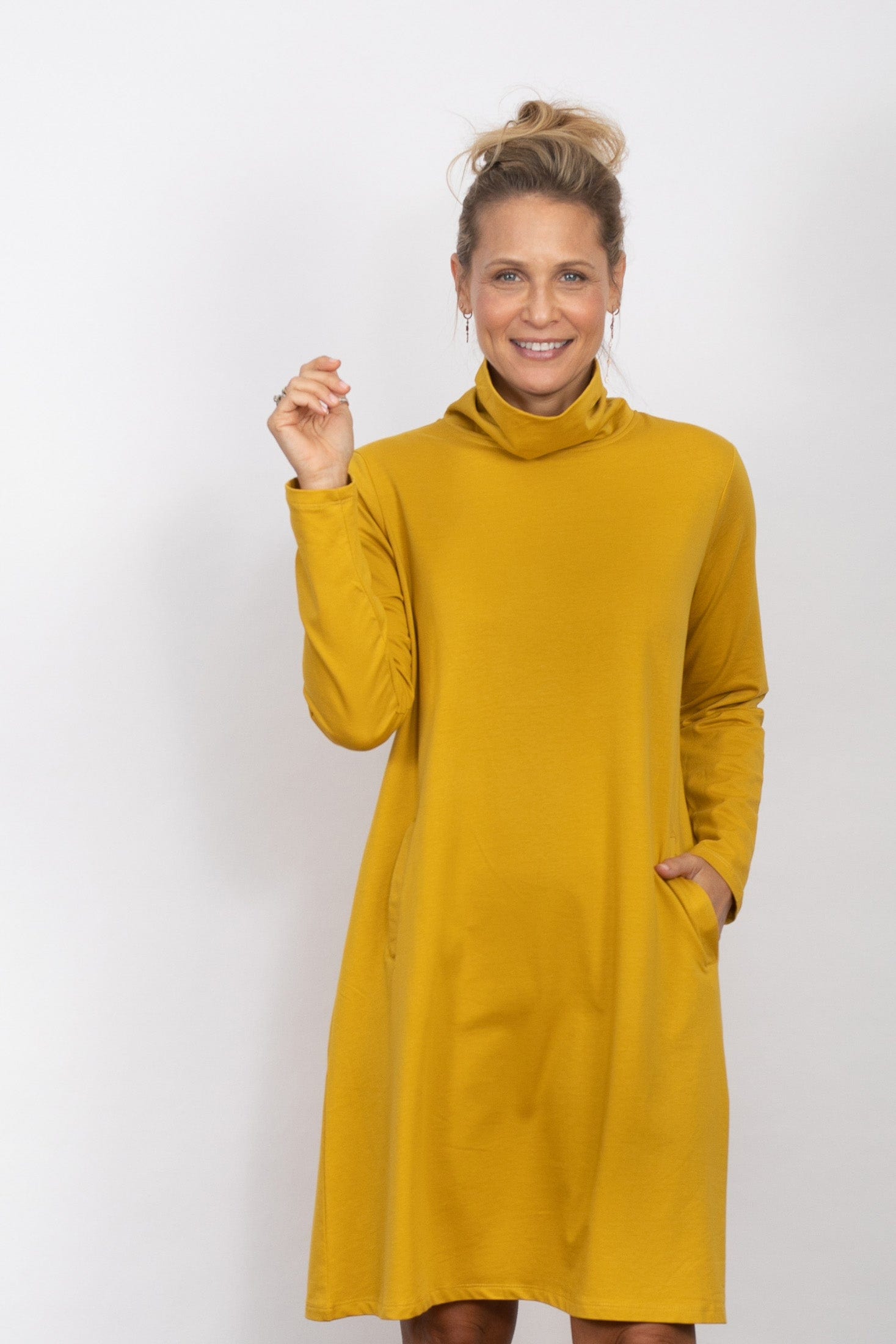 SALT   שמלת גולף פוטר דק image 2