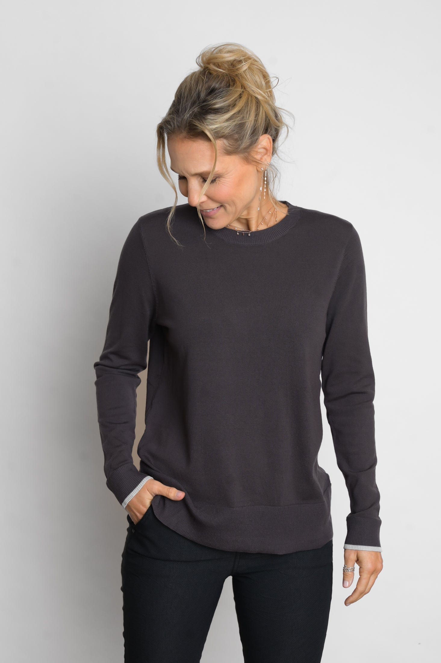 KASOSS  סריג אפור חום קלאסי image 2